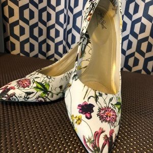 Floral Hush Puppies Soft Style pumps